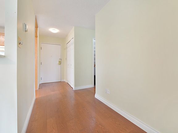 5th image of 1442 Foster St #407