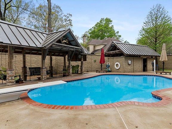 4th image of 3006 Country Place Dr E