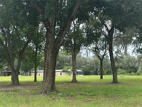 6828 State Road 33 Photo 1