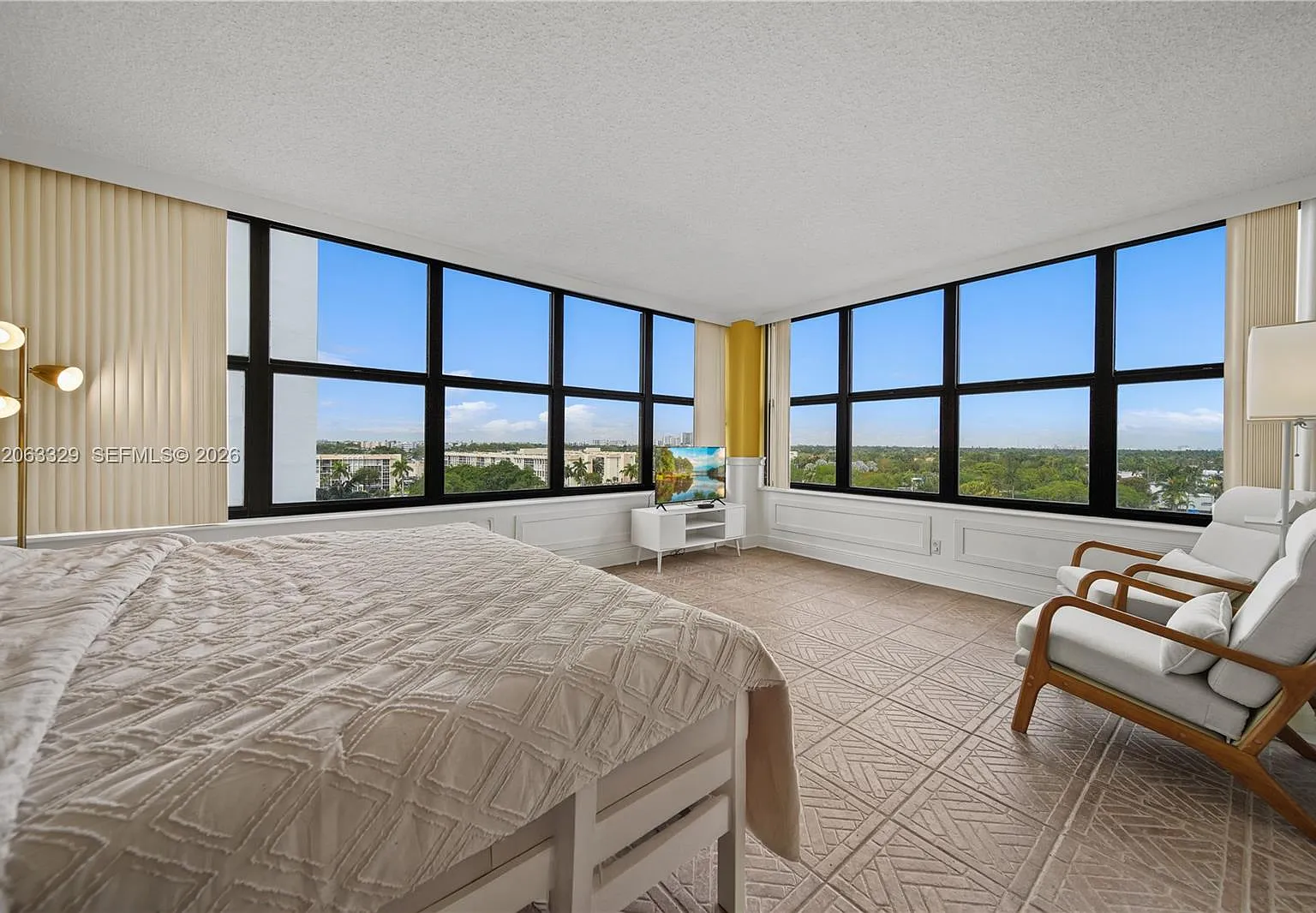 Olympus Condo Phase — Photo 2