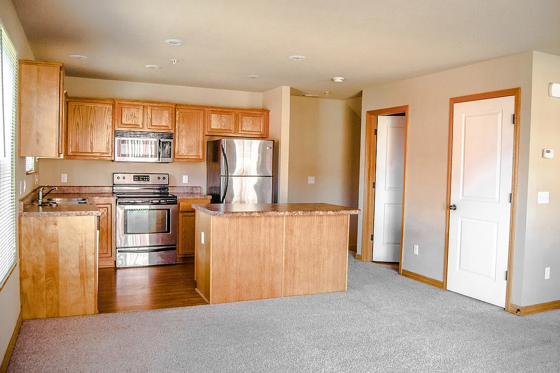 2 bed, 2.5 bath, 1213 sqft, $1,350 — Photo 4
