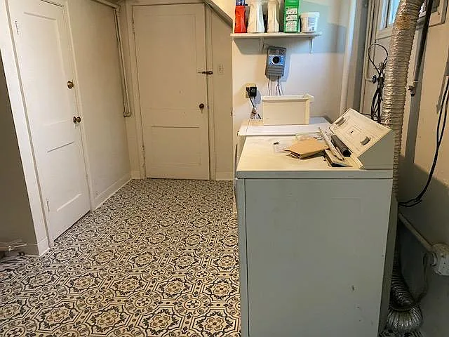 511 S Loomis Ave — Photo 9