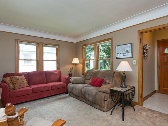 3rd image of 1754 Sherwood Ave