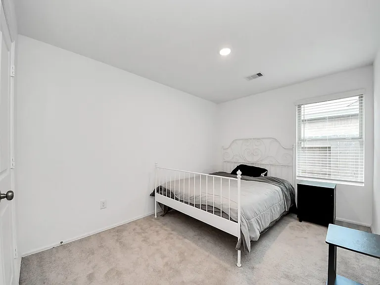 9206 Burnet Fields Dr — Photo 26