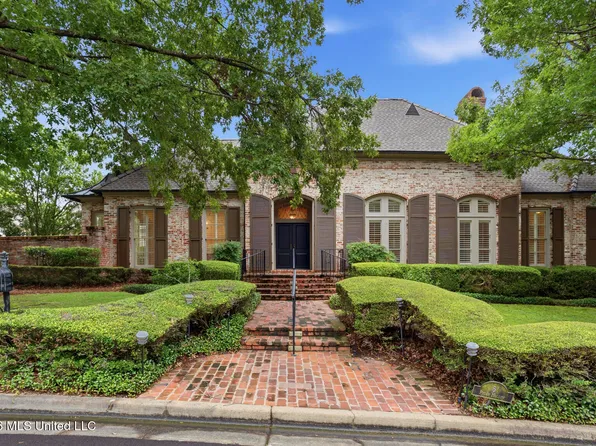 6 Pecan Hollow Dr, Jackson, MS 39211