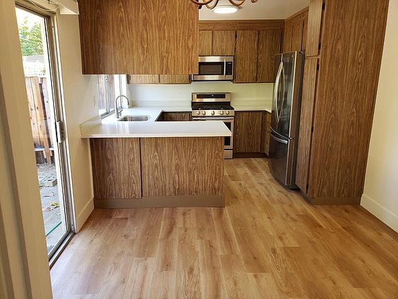 2nd image of 10384 Vista Dr APT A