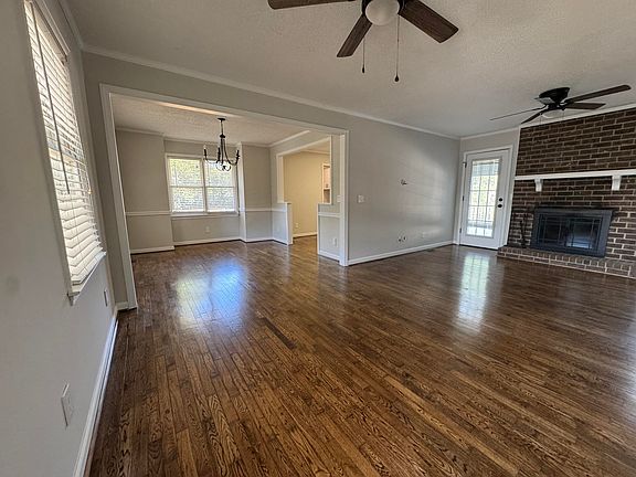 5th image of 30 Marigold Ct