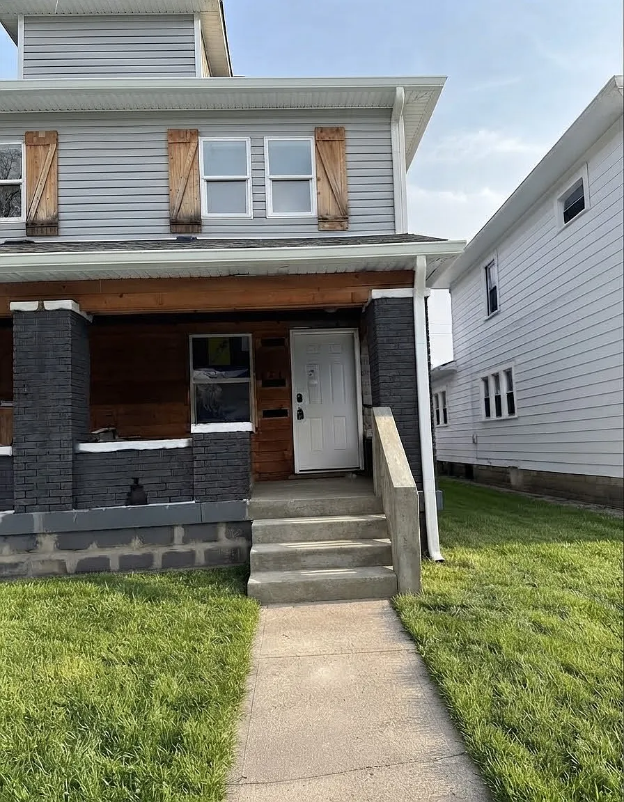 2 bed, 1122 sqft, $1,300 — Photo 1