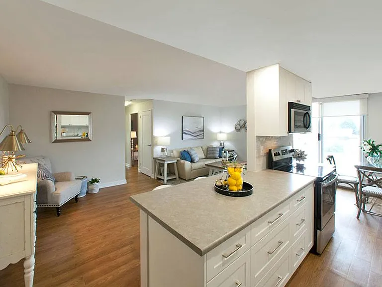 11 Overlea Dr — Photo 4