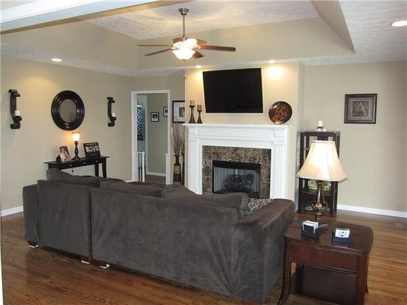 5th image of 279 Walbrook Dr