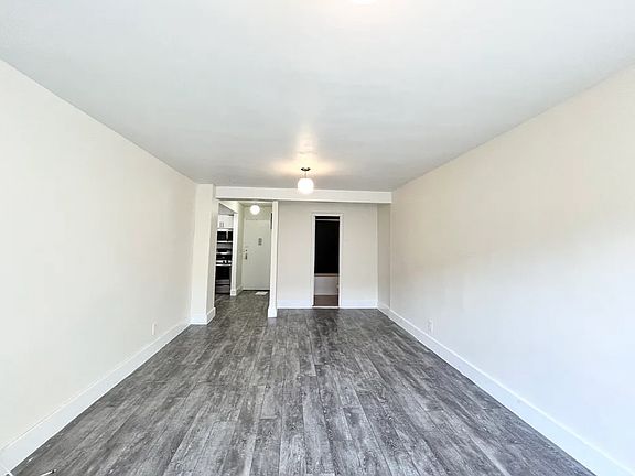 3rd image of 4140 Denman St #5E