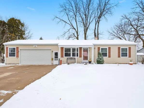 61 Cedar St, Ripon, WI 54971