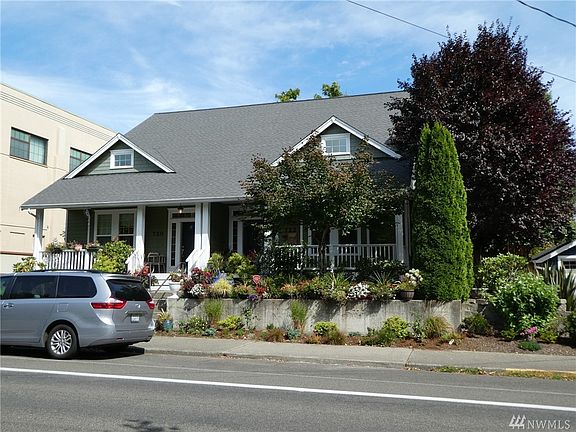 3rd image of 722 Eastside St SE