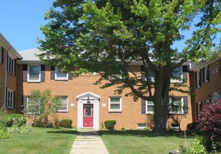 2nd image of 1300 E Randolph Ct