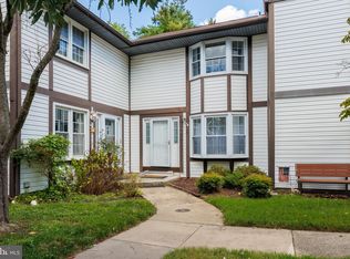 284 Oakwood Village Ct, Glen Burnie, MD 21061