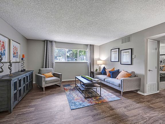 5th image of 5839 Pierce St #91301