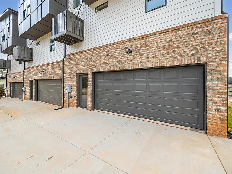 401 Lee St — Photo 11