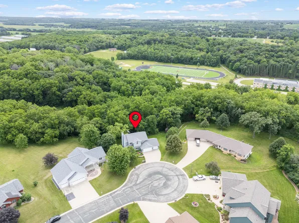 239 Willow Ct, Saint Charles, MN 55972