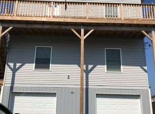 954 S 4th St, Lindenhurst, NY 11757