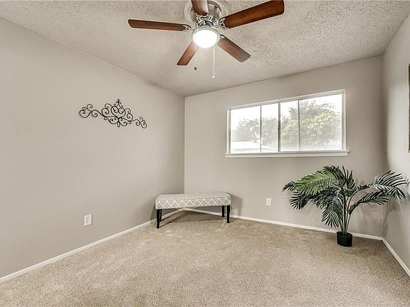 5th image of 1401 Rosewood Ln