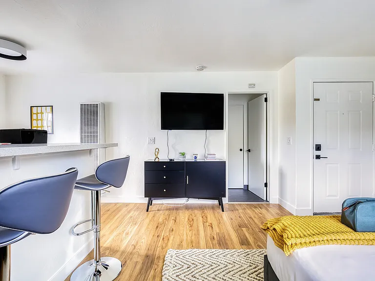 128 E Reed St #5 — Photo 3