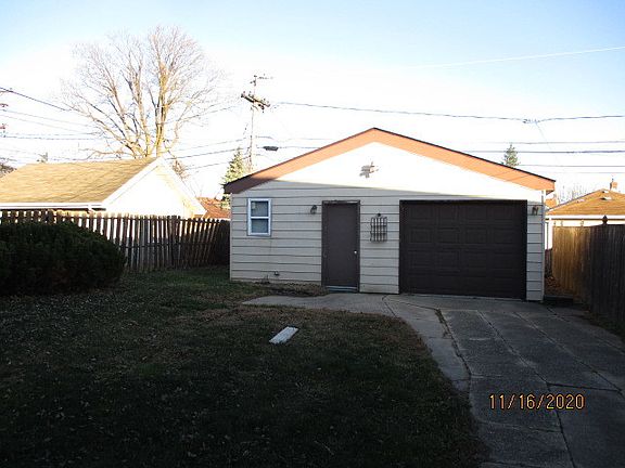 2nd image of 134 Waltham St