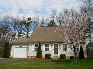 76 Pheasant Dr, Springfield, MA 01119
