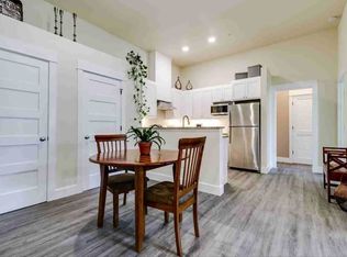 607 E Main St #206, Cottage Grove, OR 97424