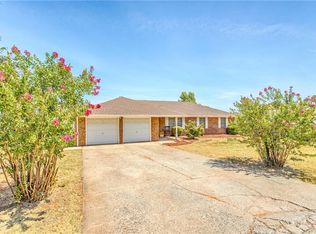 1753 E Ensey Ter, Mustang, OK 73064