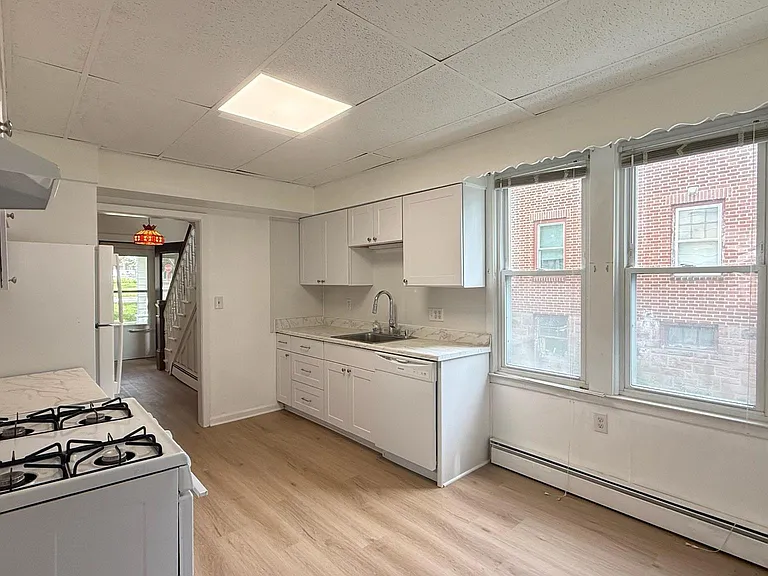 112 Murray Ave — Photo 9