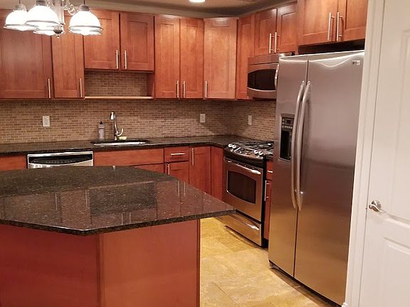 4th image of 124 1st Pl APT 1
