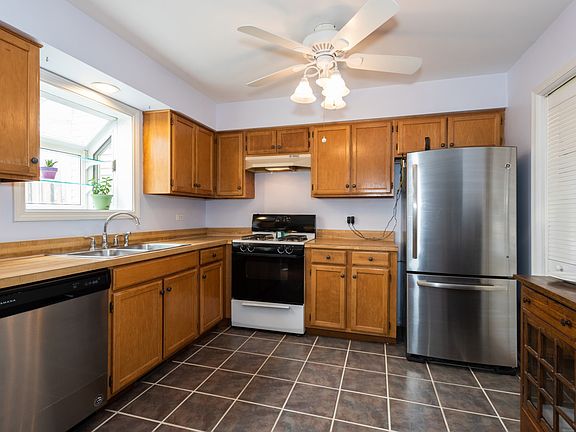 5th image of 27W302 Melrose Ln #3103