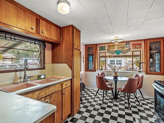 5th image of 1004 NE 72nd Street #55