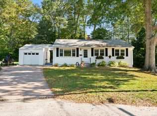 21 Raul Ct, Mystic, CT 06355