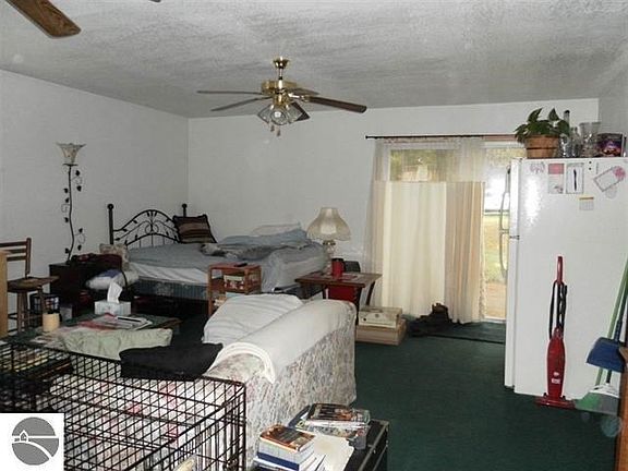 2nd image of 2928 S Mackinaw Trl