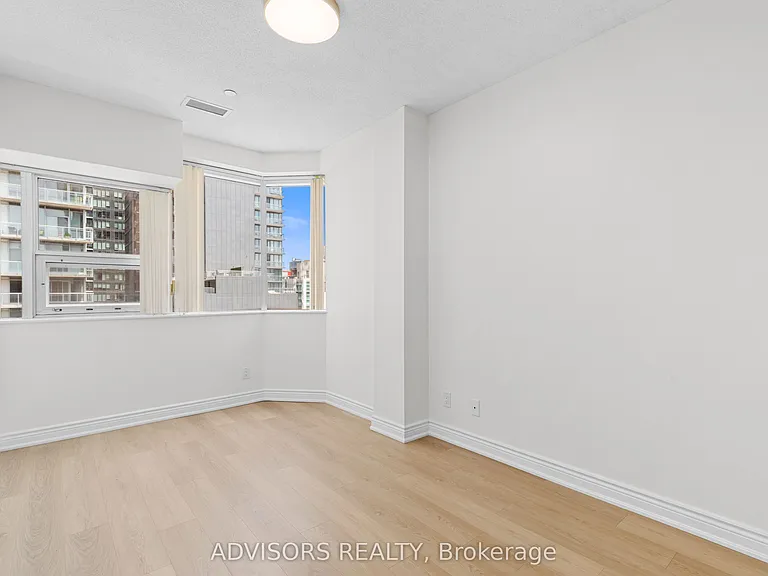 393 King St W #1207 — Photo 8