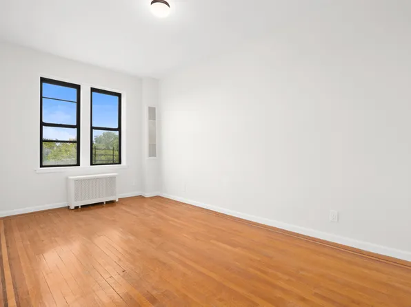 117-14 Union Turnpike image 3 of 8