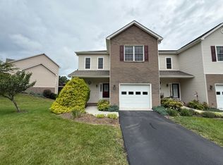 2677 Blossom Trl E, Blacksburg, VA 24060