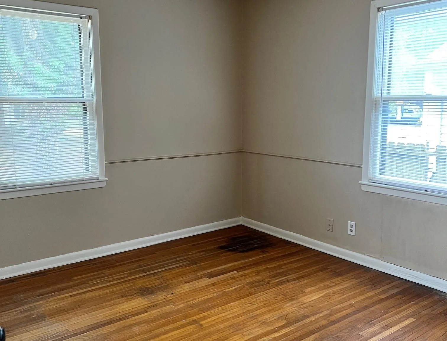 3 bed, 1000 sqft, $1,350 — Photo 4