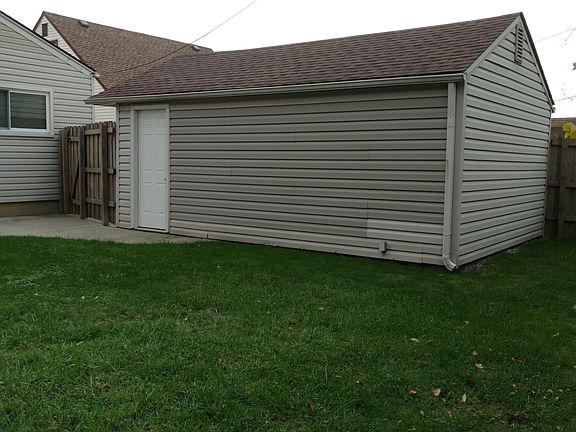 4th image of 4192 Hubbard Ave