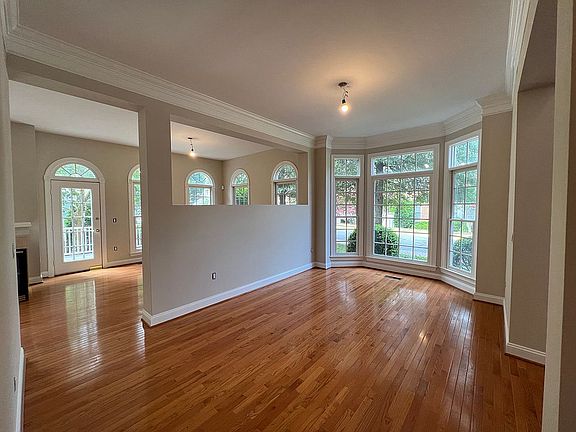 5th image of 12707 Lady Somerset Ln