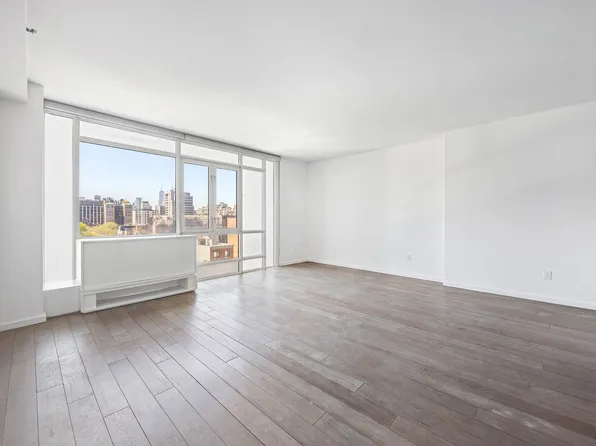 385 First Avenue image 1 of 8