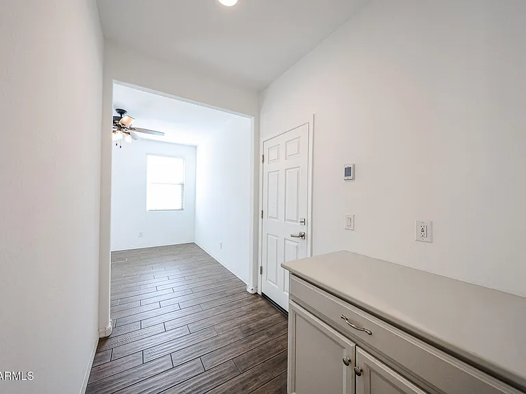 2306 E Branham Ln — Photo 18