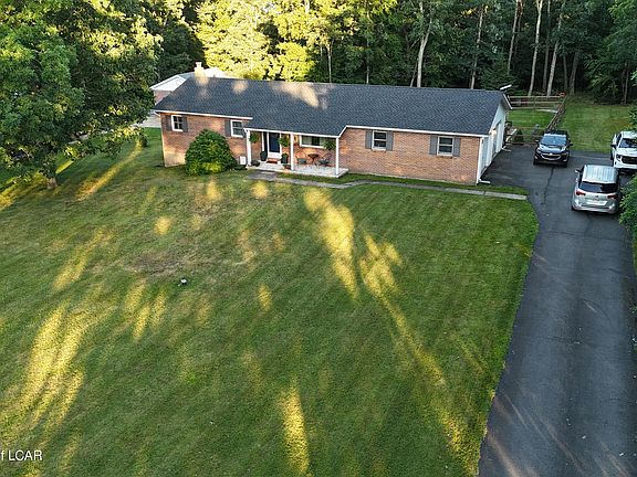 3rd image of 825 Jesse Rd