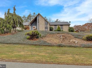 1064 Mahlon Dr, Leesport, PA 19533