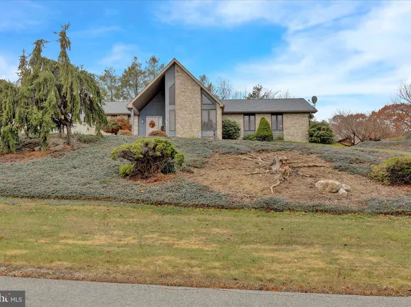 1064 Mahlon Dr, Leesport, PA 19533