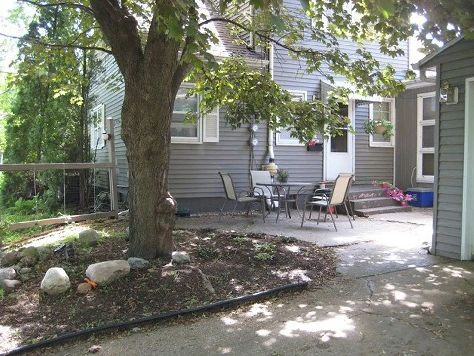 633 Walnut St