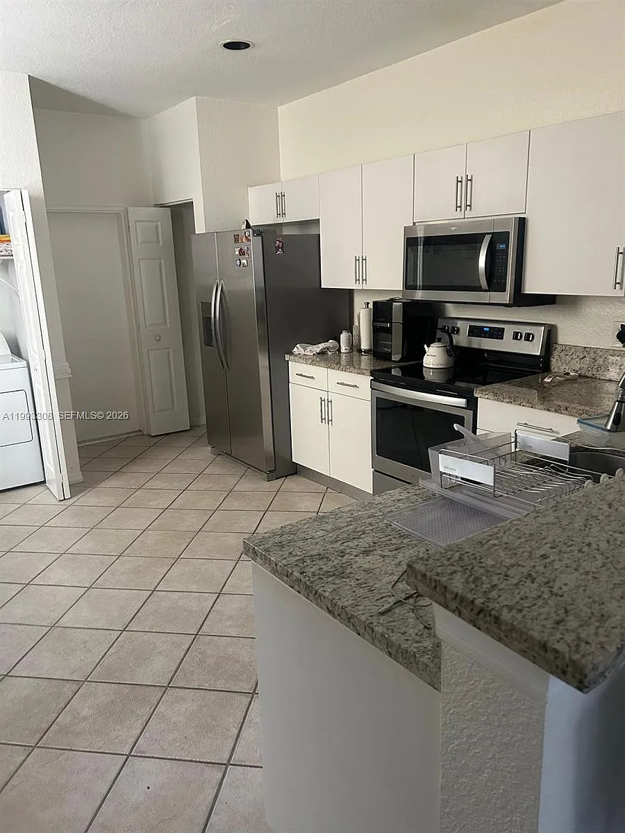 Building Photo - 2398 Pasadena Way #2398
