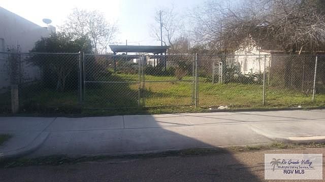 2nd image of 313 W Van Buren Ave