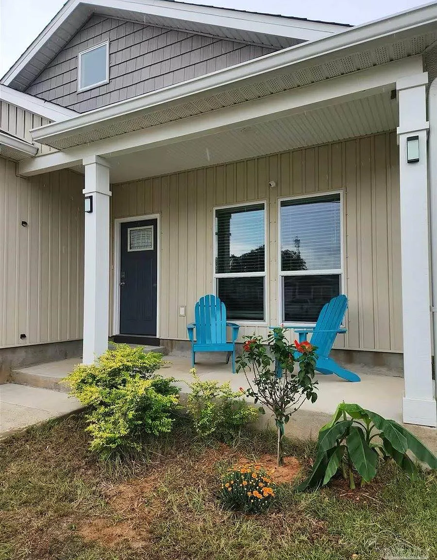 2 bed, 1190 sqft, $2,200 — Photo 1